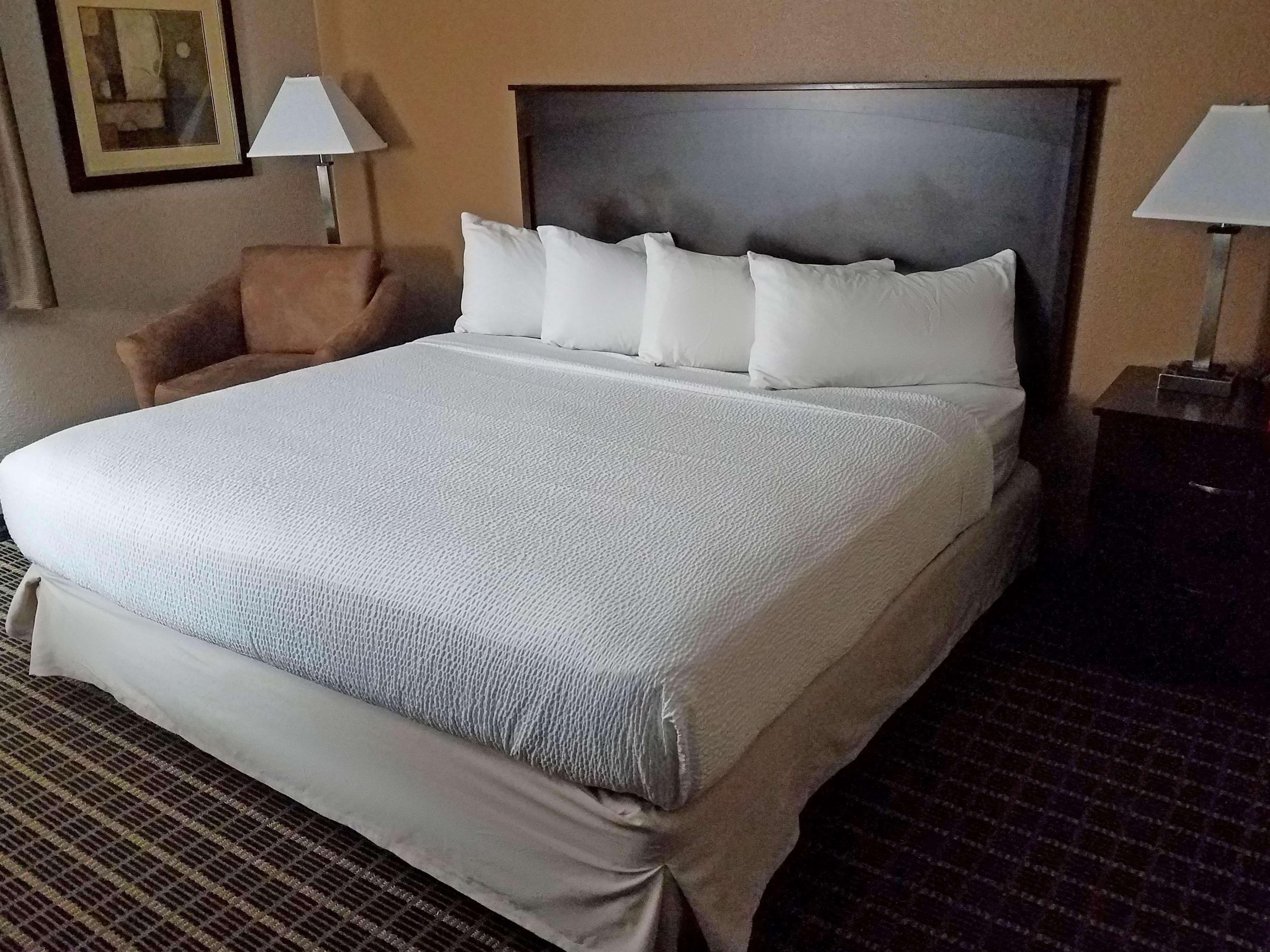 Americas Best Value Inn And Suites Bismarck Dış mekan fotoğraf