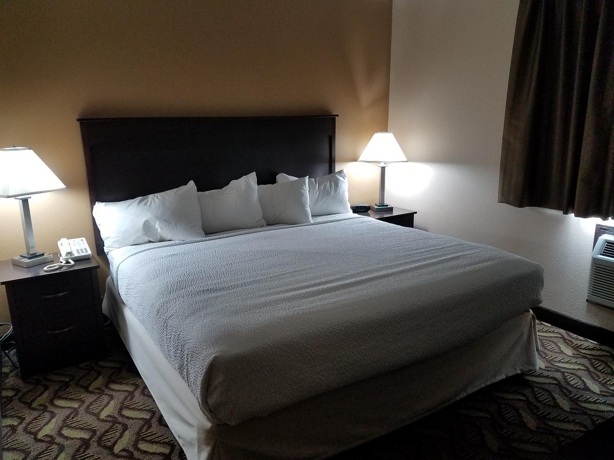 Americas Best Value Inn And Suites Bismarck Dış mekan fotoğraf